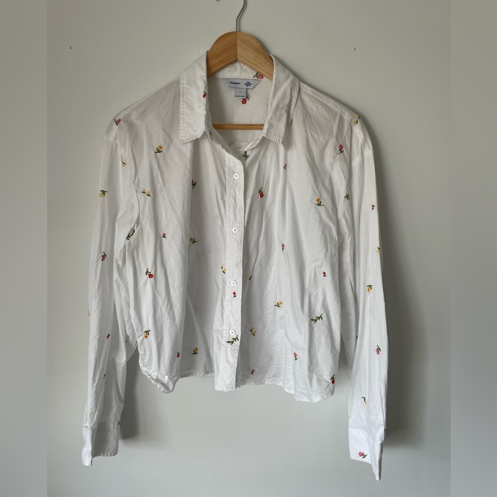 White Cropped Shirt with Embroidered Flowers